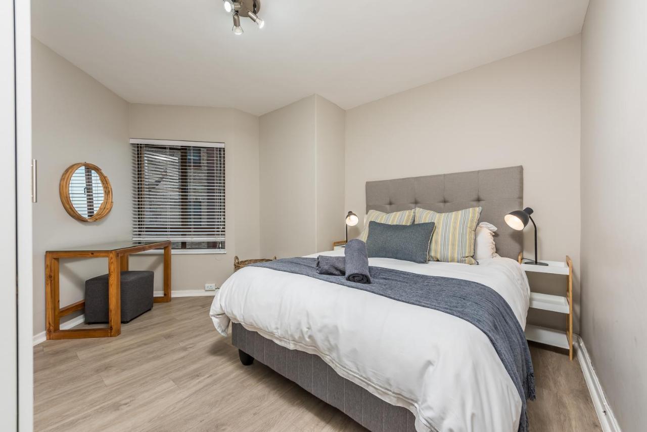 Beacon Wharf , George Hay 3 Apartment Mossel Bay